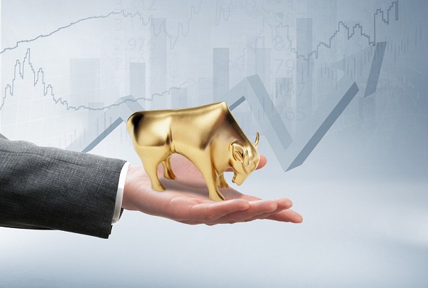 美联储降息助推黄金价格创年内新高 高盛预测2026年一季度目标价4500美元