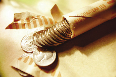 黄金价格震荡，市场聚焦美联储货币政策